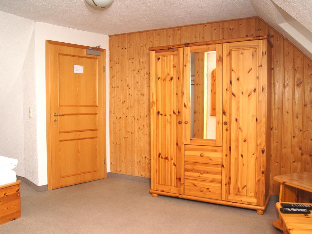 Отель Alt Coswigerhof Косвиг Экстерьер фото